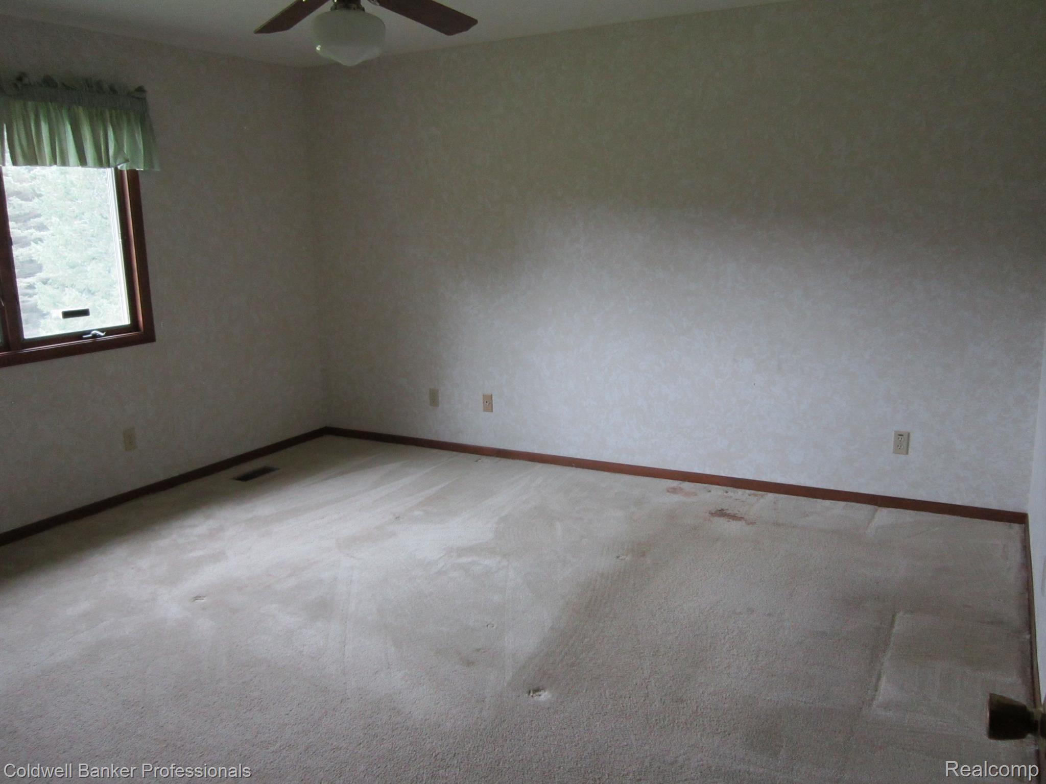 12281 White Lake Road Fenton, MI 48430 - Photo 13 of 35 Gallery Image 13
