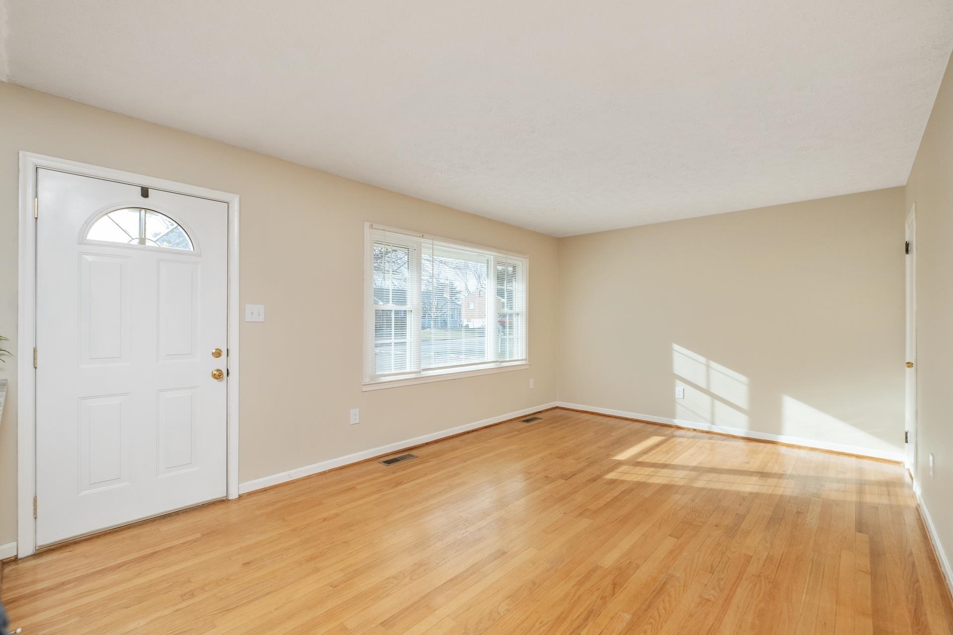 321 Ridge Road Staunton, VA 24401 - Photo 8 of 29 Gallery Image 8