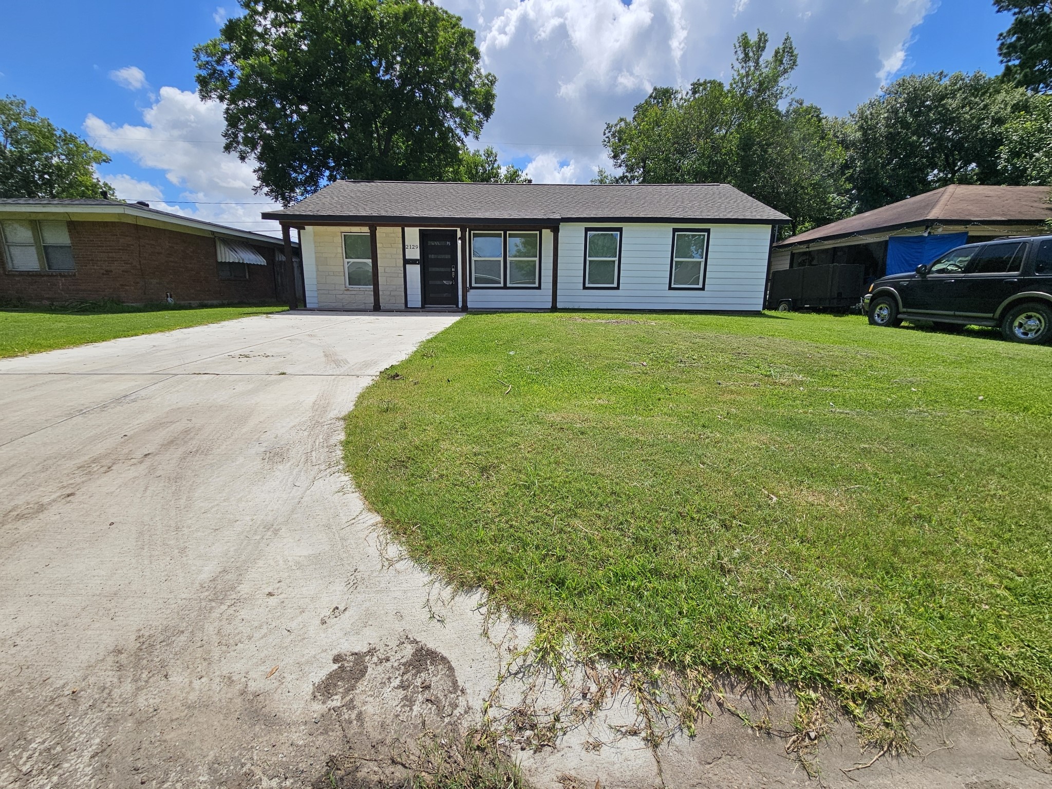 2129 Raspberry Lane Pasadena, TX 77502 - Photo 1 of 30