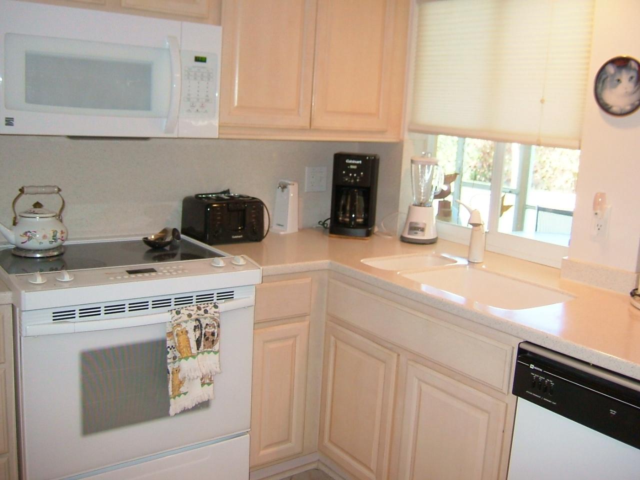 847 Northwest 6th Drive Boca Raton, FL 33486 - Photo 2 of 20 Kitchen