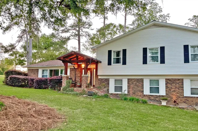 $3,100 | 3086 Waterford Drive, Tallahassee, FL 32309