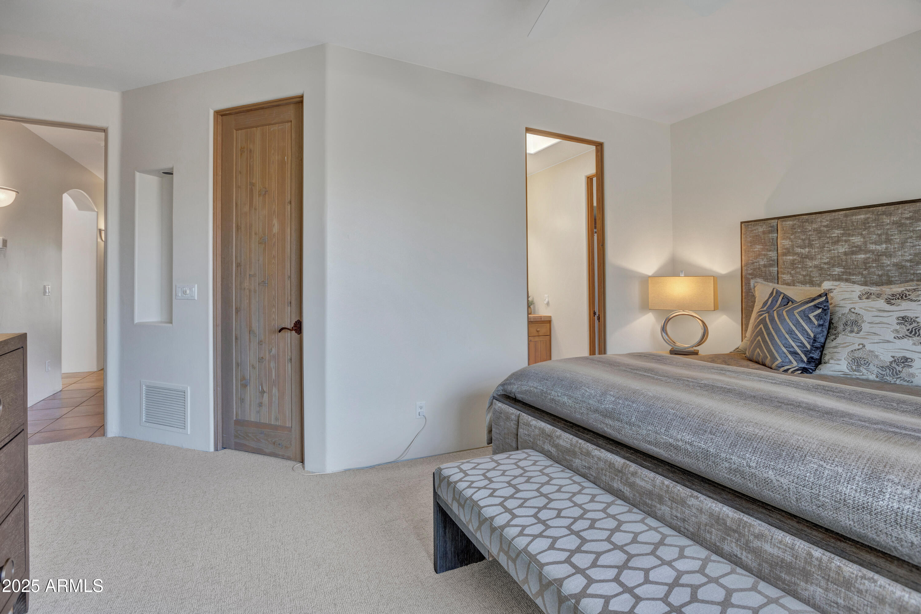 10040 East Happy Valley Road, Unit 249 Scottsdale, AZ 85255 - Photo 19 of 30 Guest bedroom 1 with ensuite bath