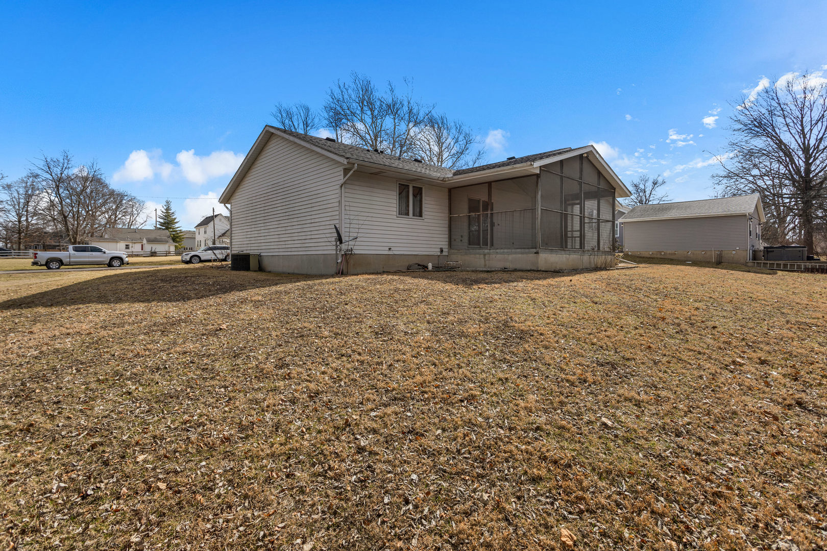 614 South Irving Street Monticello, IL 61856 - Photo 31 of 36 a house view with a garden space