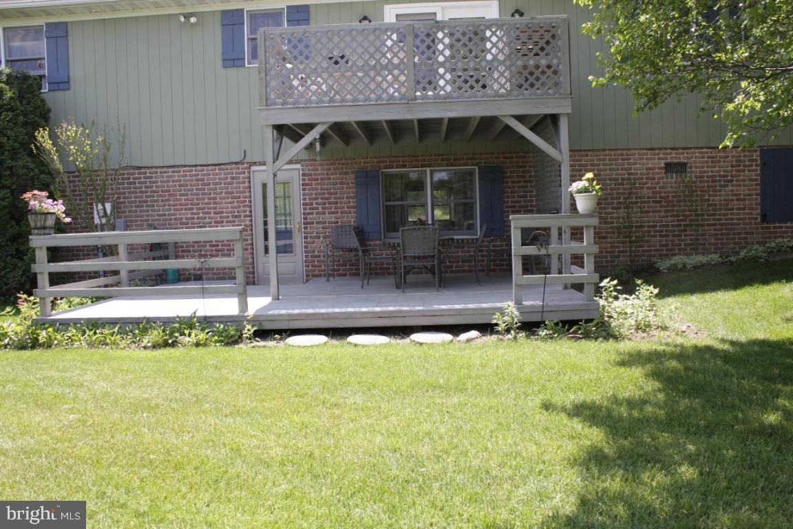 1018 Jeffrey Lane Lititz, PA 17543 - Photo 3 of 14