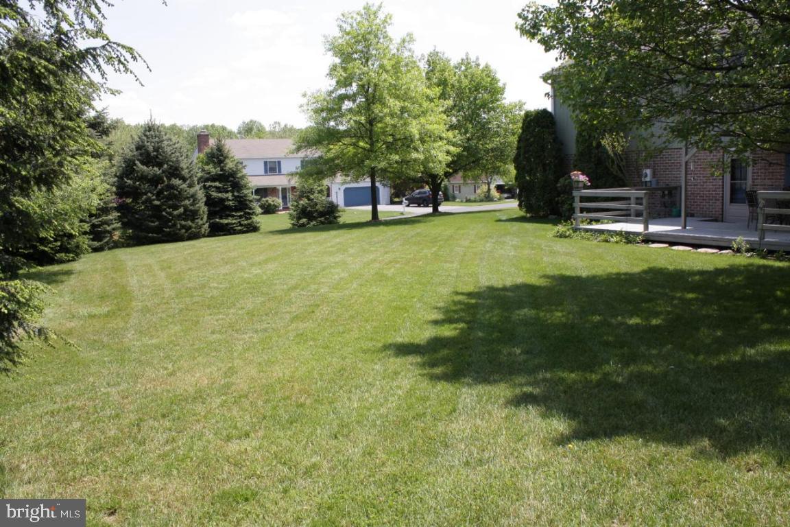 1018 Jeffrey Lane Lititz, PA 17543 - Photo 4 of 14