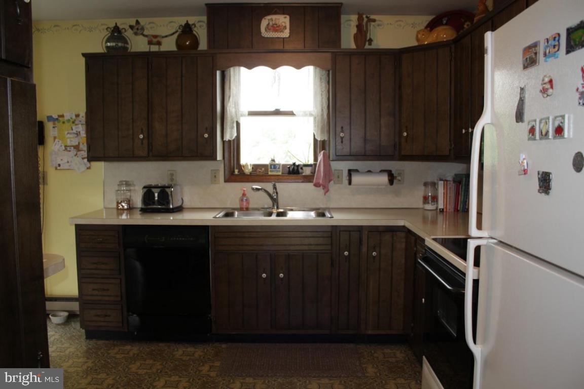 1018 Jeffrey Lane Lititz, PA 17543 - Photo 9 of 14