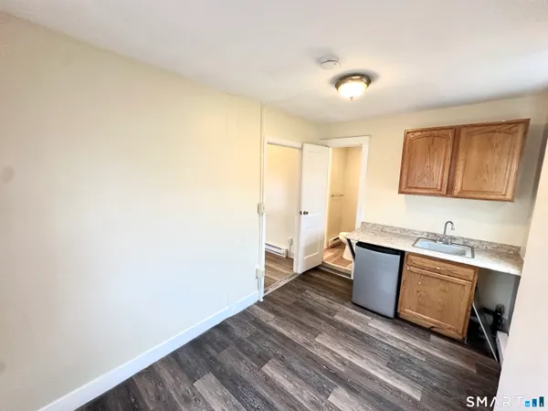 $800 | 1431 Bank Street, Unit 1B, Waterbury, CT 06708