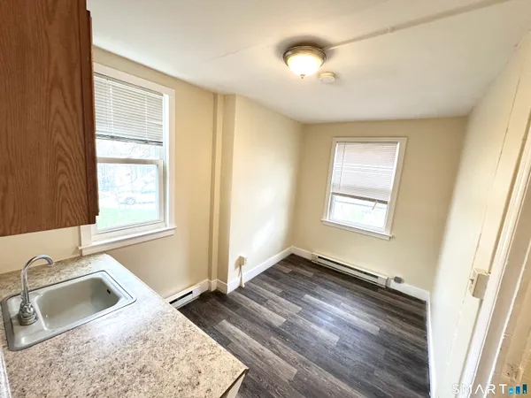 $800 | 1431 Bank Street, Unit 1B, Waterbury, CT 06708