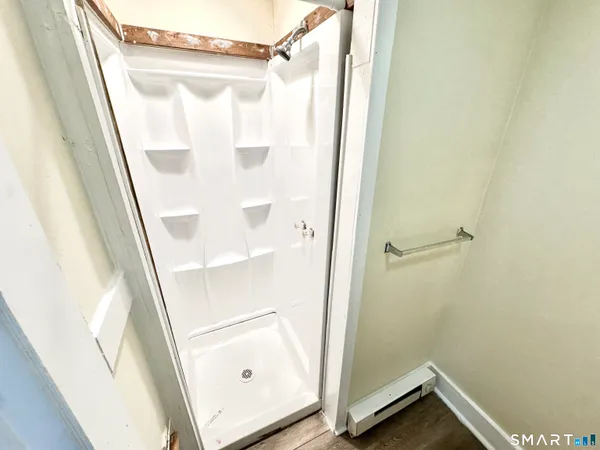 $800 | 1431 Bank Street, Unit 1B, Waterbury, CT 06708