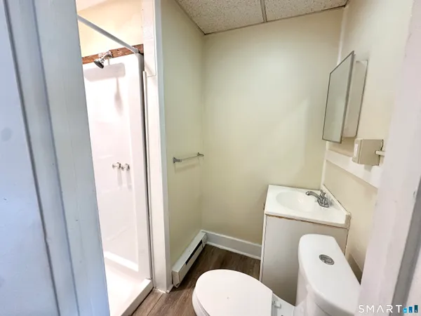 $800 | 1431 Bank Street, Unit 1B, Waterbury, CT 06708