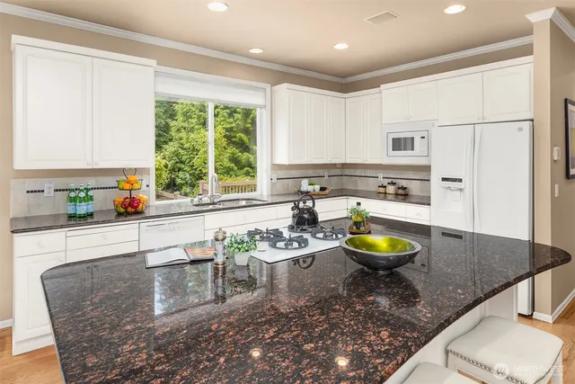 $2,175,000 | 8425 213th Place Northeast, Redmond, WA 98053