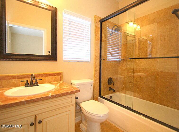 276 Chantilly Circle Simi Valley, CA 93065 - Photo 20 of 25 a bathroom with a sink toilet and shower