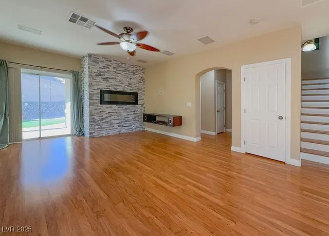 $2,365 | 1353 Robbers Roost Avenue, Henderson, NV 89012