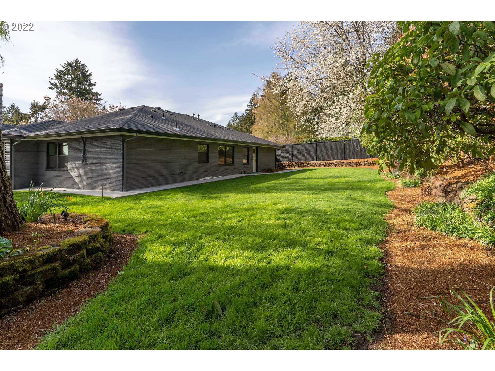 2219 Southwest Sunset Drive Portland, OR 97239 - Photo 20 of 24 Gallery Image 20