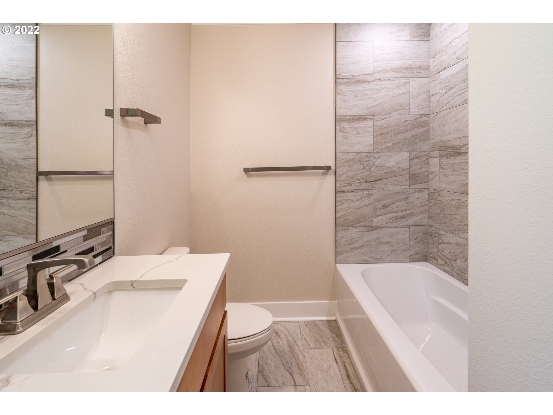 2219 Southwest Sunset Drive Portland, OR 97239 - Photo 22 of 24 Gallery Image 22