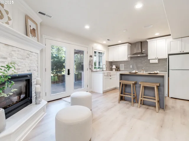 $1,750,000 | 28499 Southeast Sweetbriar Road, Troutdale, OR 97060