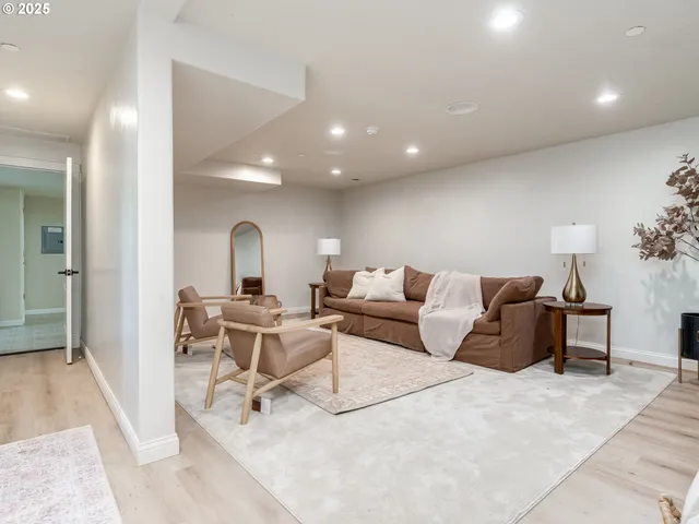 $1,750,000 | 28499 Southeast Sweetbriar Road, Troutdale, OR 97060