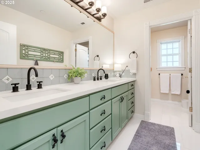 $1,750,000 | 28499 Southeast Sweetbriar Road, Troutdale, OR 97060