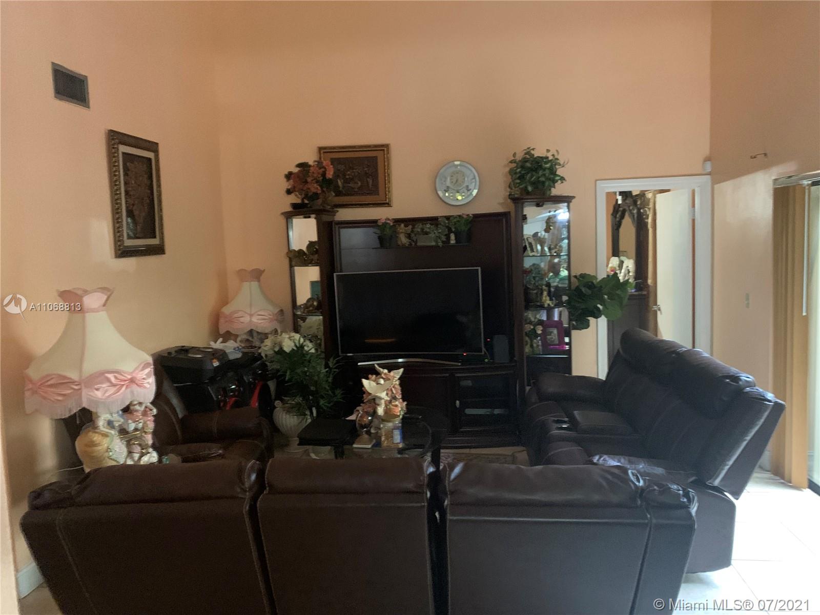 3427 Foxcroft Road Miramar, FL 33025 - Photo 13 of 39 Gallery Image 13