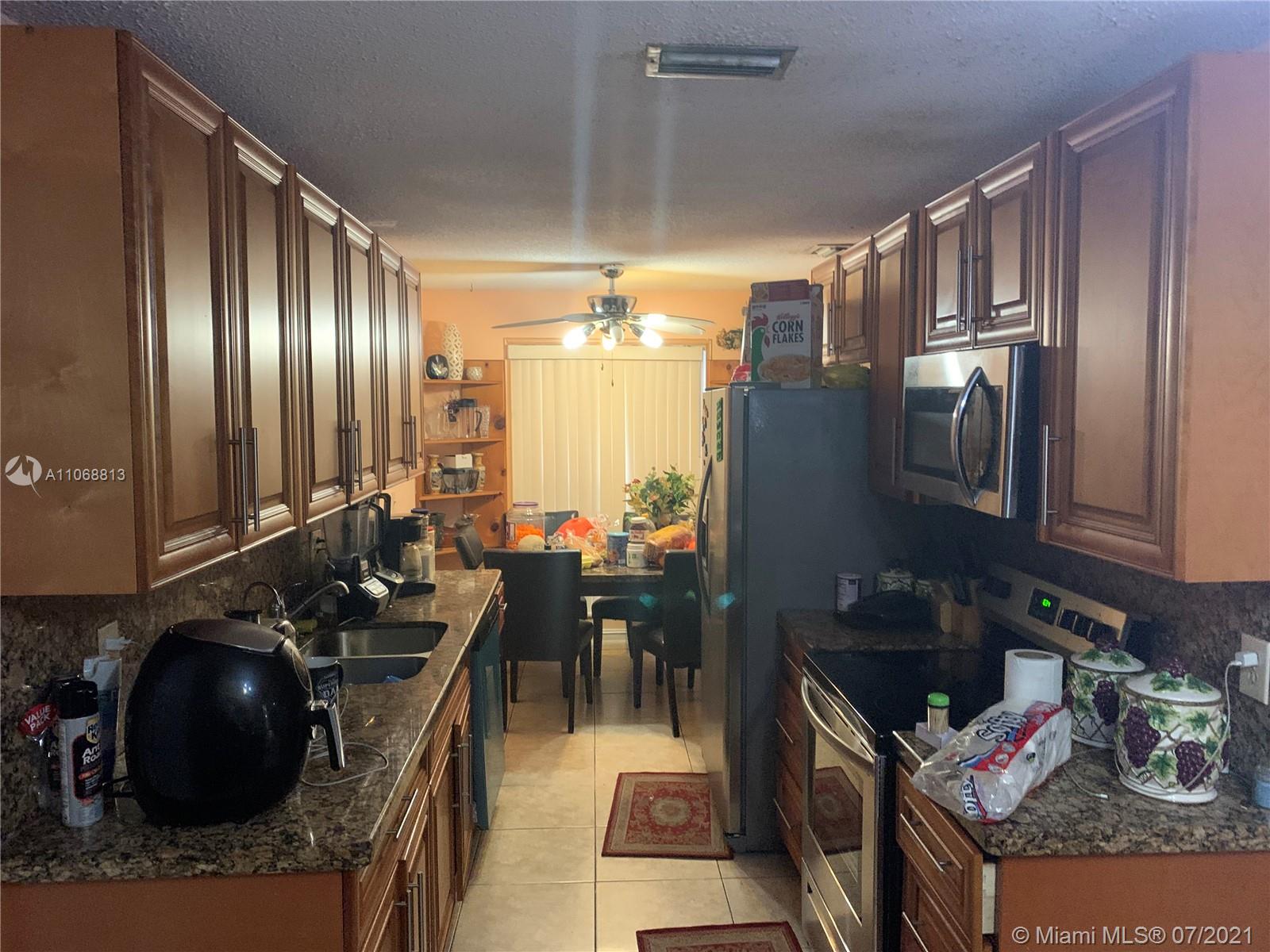 3427 Foxcroft Road Miramar, FL 33025 - Photo 15 of 39 Gallery Image 15