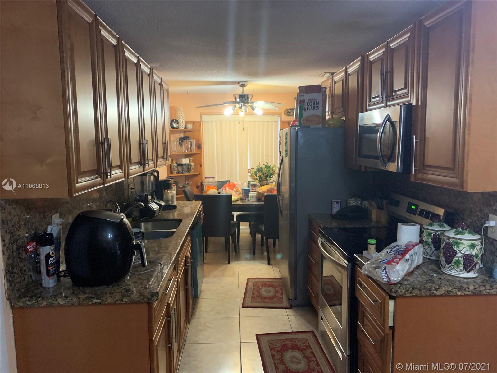 3427 Foxcroft Road Miramar, FL 33025 - Photo 16 of 39 Gallery Image 16