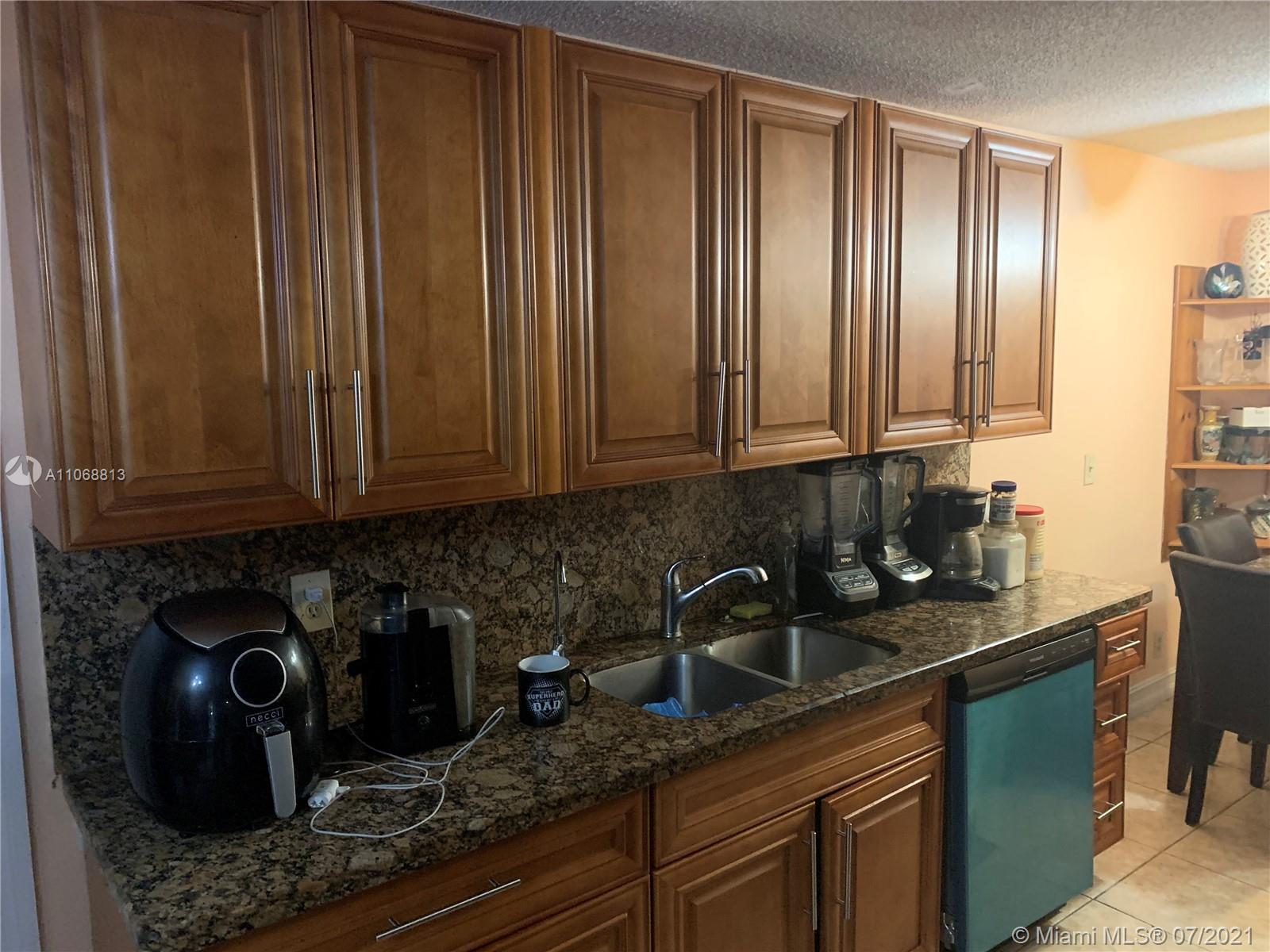 3427 Foxcroft Road Miramar, FL 33025 - Photo 17 of 39 Gallery Image 17