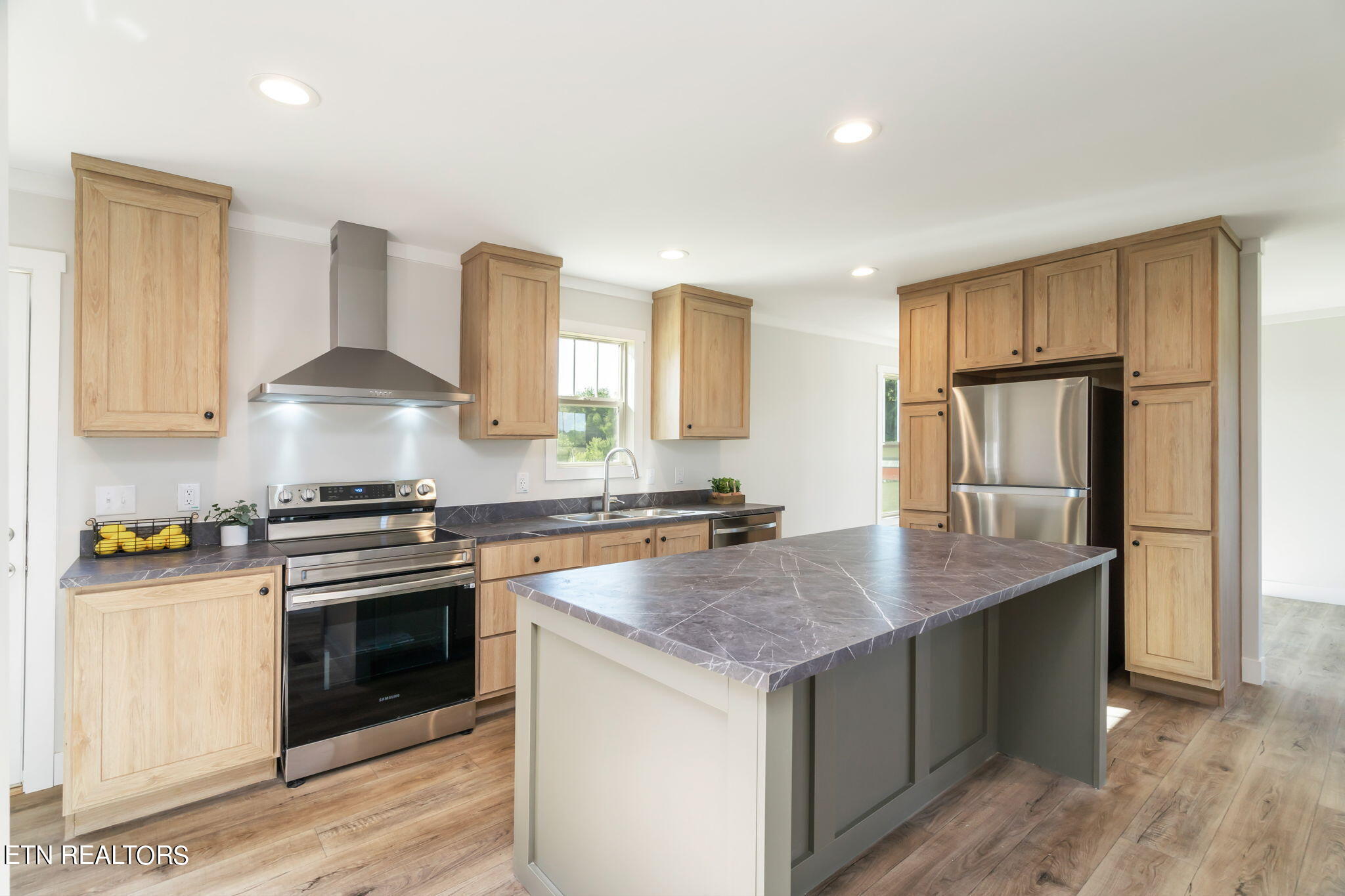 498 Greenbriar Road Sweetwater, TN 37874 - Photo 18 of 58 21-web-or-mls-498 Greenbriar Road-27