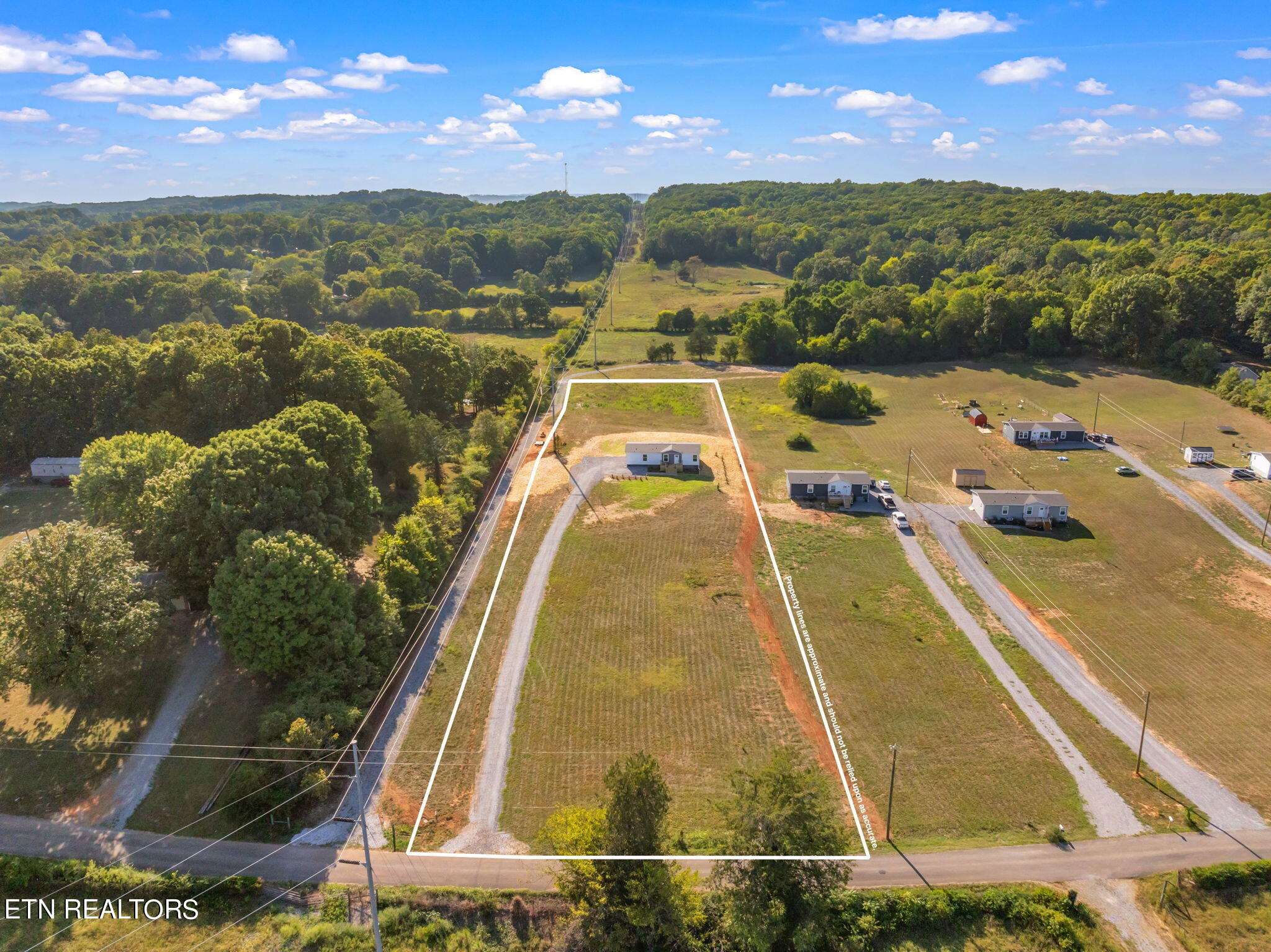 498 Greenbriar Road Sweetwater, TN 37874 - Photo 4 of 58 48-web-or-mls-498 Greenbriar Road-7-1