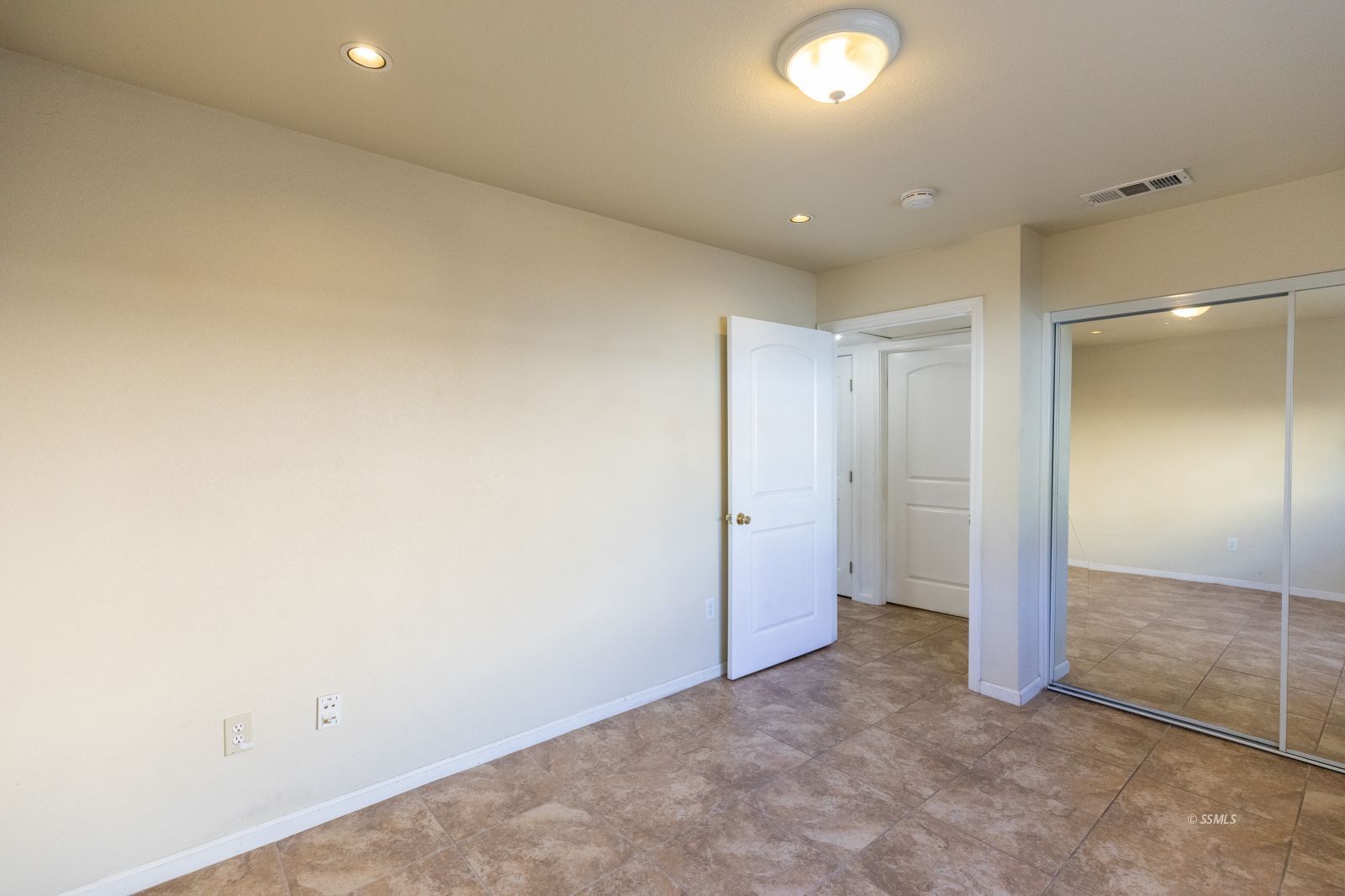 247 North Norma Street Ridgecrest, CA 93555 - Photo 15 of 31 an empty room with a bathroom
