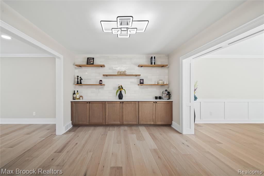 2422 Oliver Road Royal Oak, MI 48073 - Photo 17 of 57 Gallery Image 17