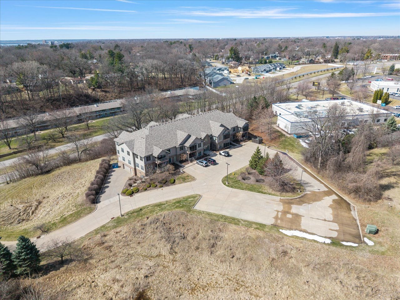 1227 East Kimberly Road, Unit 5A Davenport, IA 52722 - Photo 3 of 46