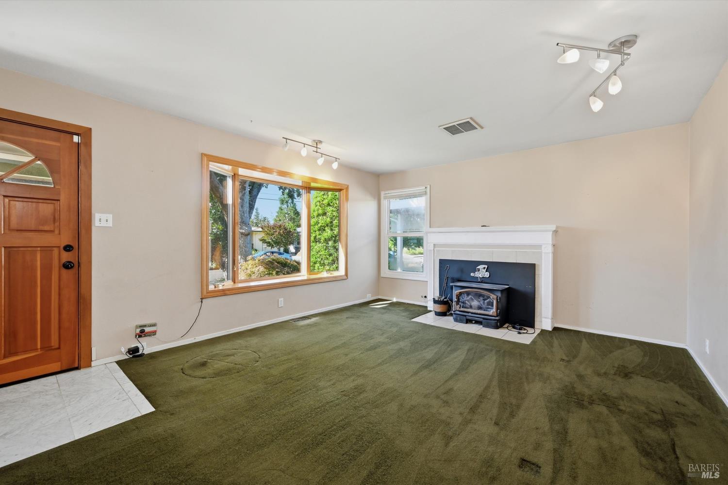 1923 Will Scarlet Lane Santa Rosa, CA 95405 - Photo 7 of 36