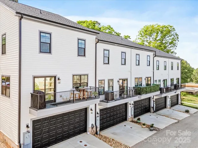 $555,000 | 360 North Broad Street, Waxhaw, NC 28173