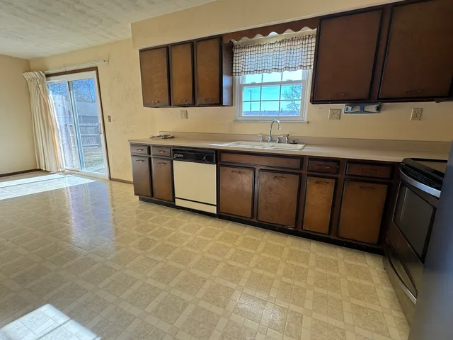 $139,000 | 119 Salem Drive, Salem, IL 62881