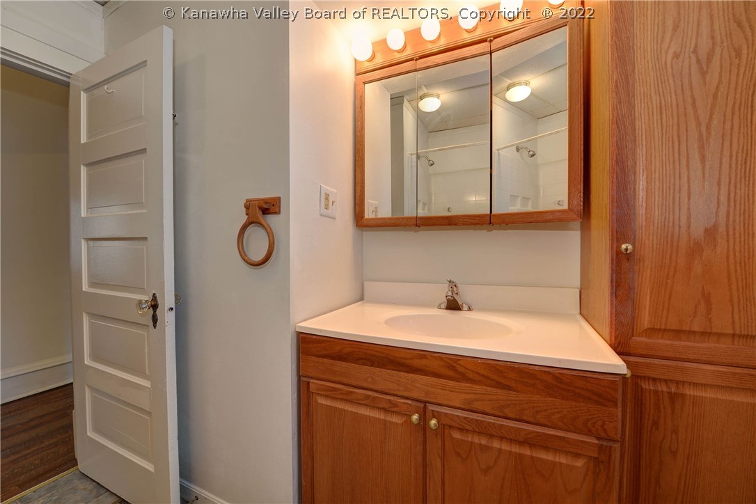 1041 Valley Road Charleston, WV 25302 - Photo 17 of 26 Gallery Image 17