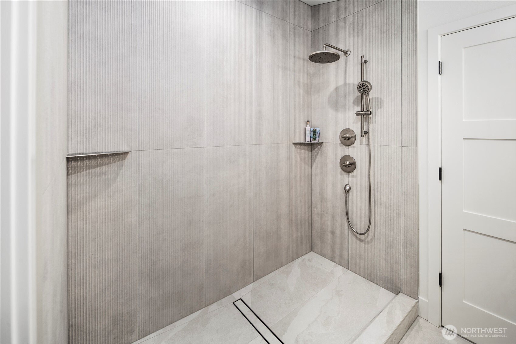 524 Northeast 89th Street, Unit B Seattle, WA 98115 - Photo 24 of 32