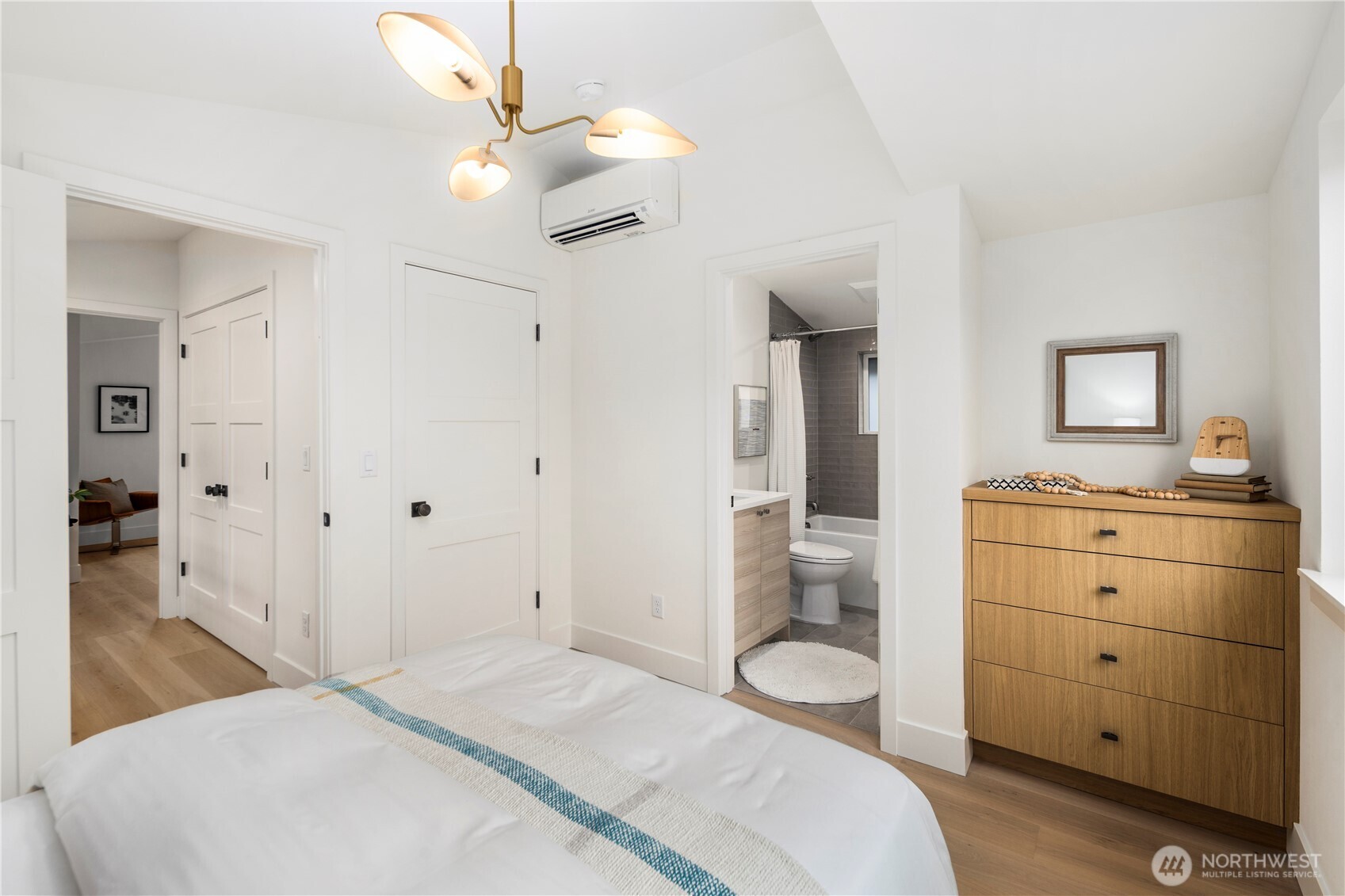 524 Northeast 89th Street, Unit B Seattle, WA 98115 - Photo 27 of 32