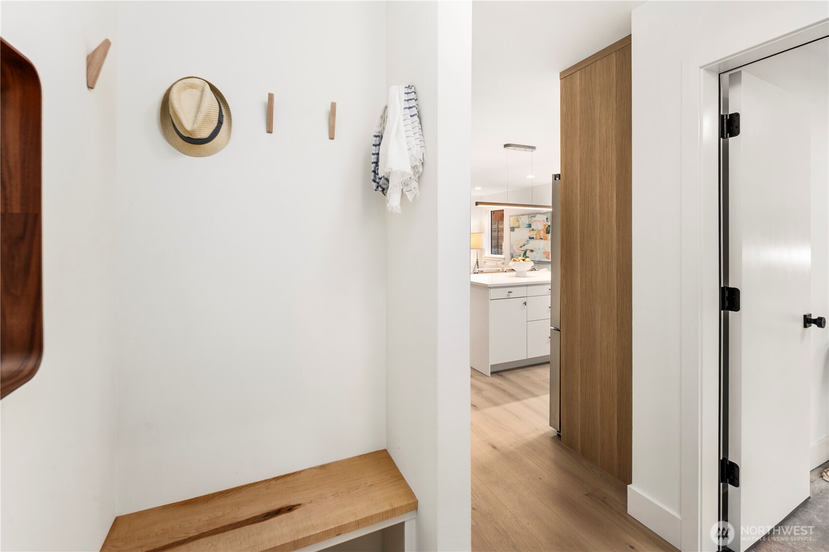 524 Northeast 89th Street, Unit B Seattle, WA 98115 - Photo 3 of 32