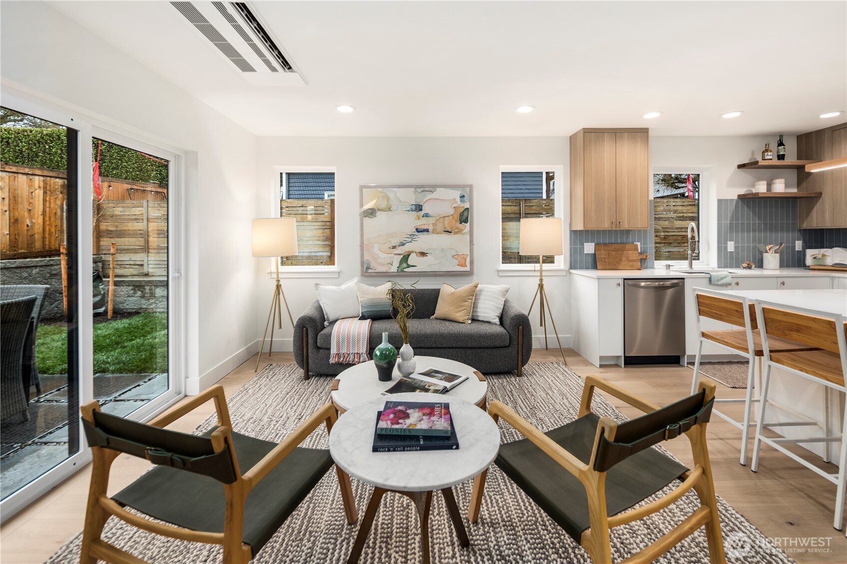 524 Northeast 89th Street, Unit B Seattle, WA 98115 - Photo 4 of 32