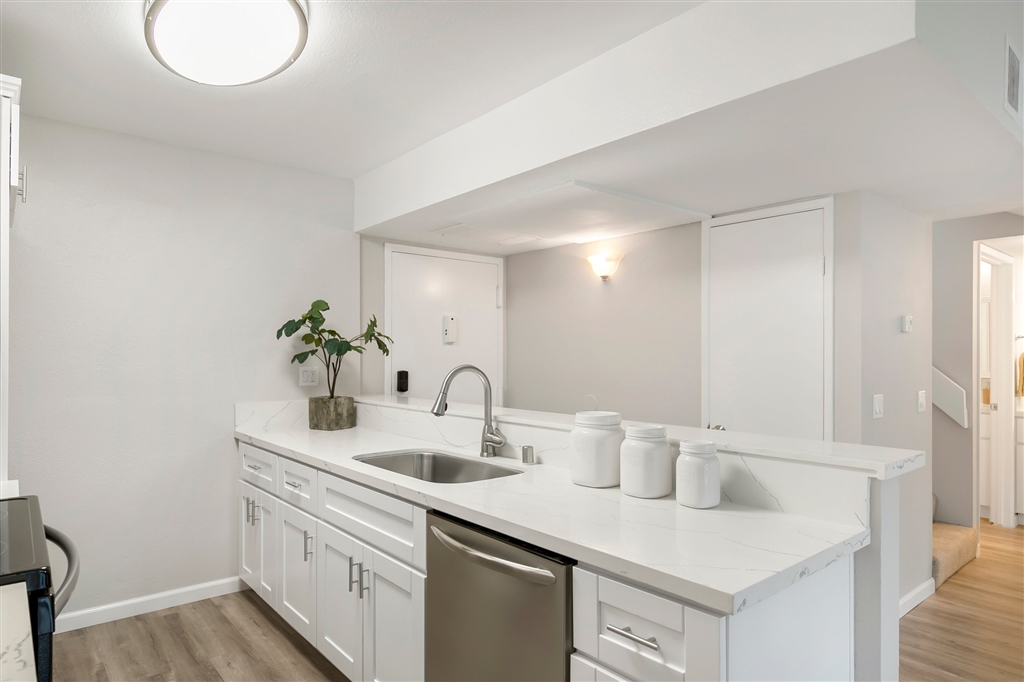 6111 Rancho Mission Road, Unit 315 San Diego, CA 92108 - Photo 7 of 22 Gallery Image 7
