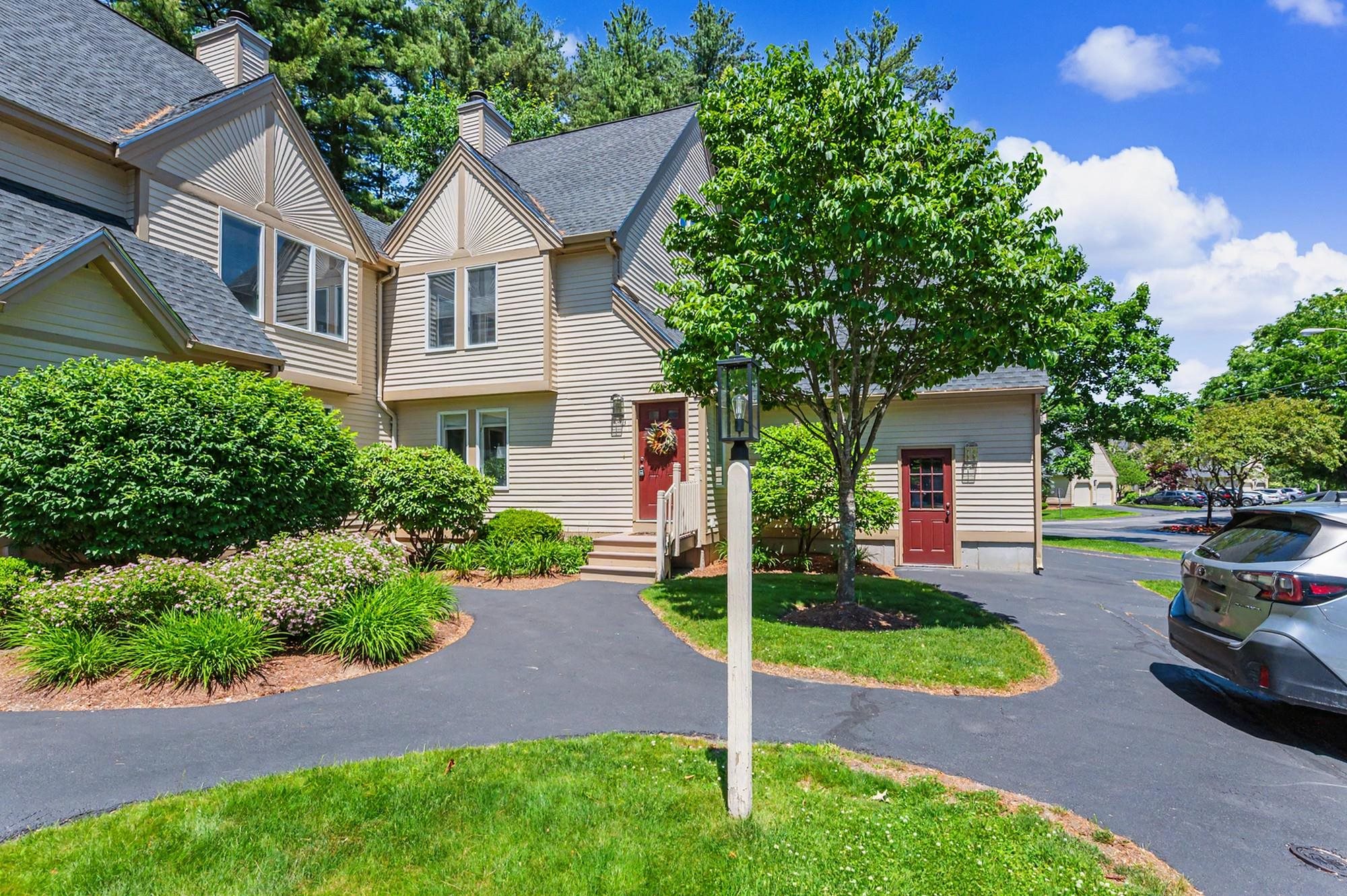3 Salisbury Road Nashua, NH 03064 - Photo 1 of 48