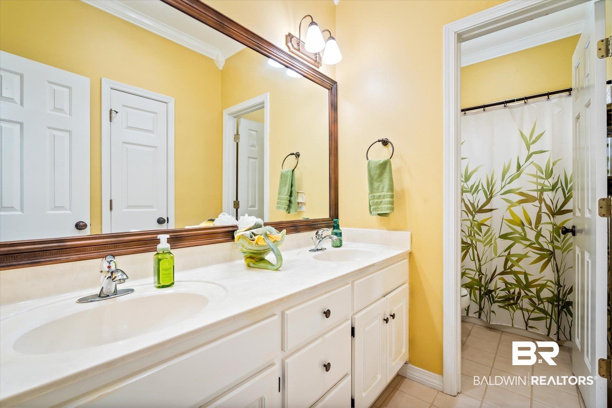9508 Chamberlain Lane Daphne, AL 36526 - Photo 21 of 32 Hall Bath