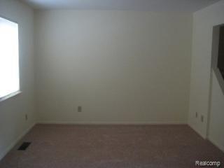 6623 Andersonville Road Clarkston, MI 48346 - Photo 12 of 16 Front room