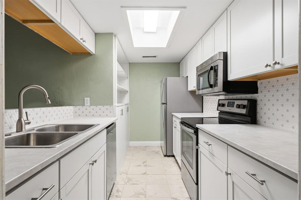 12824 Midway Road, Unit 2136 Dallas, TX 75244 - Photo 14 of 36 Gallery Image 14