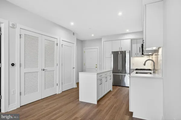 $2,950 | 811 South Columbus Street, Unit 206, Alexandria, VA 22314