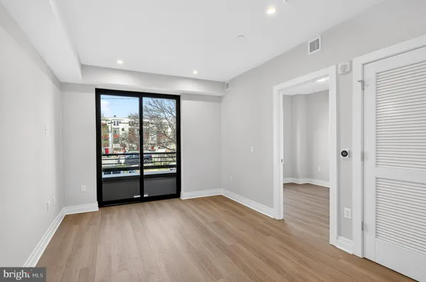 $2,950 | 811 South Columbus Street, Unit 206, Alexandria, VA 22314