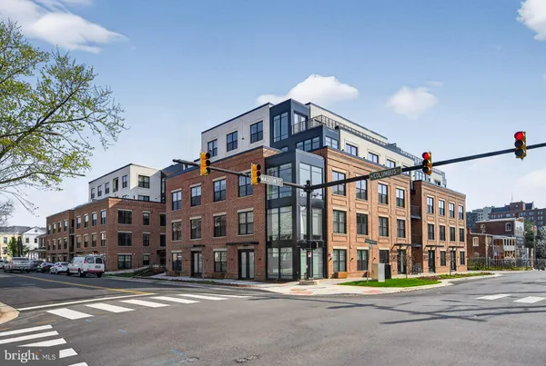 $2,950 | 811 South Columbus Street, Unit 206, Alexandria, VA 22314