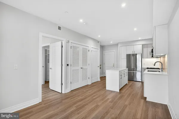 $2,950 | 811 South Columbus Street, Unit 206, Alexandria, VA 22314