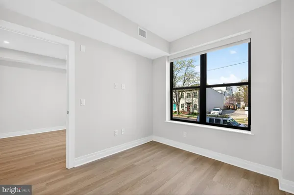 $2,950 | 811 South Columbus Street, Unit 206, Alexandria, VA 22314