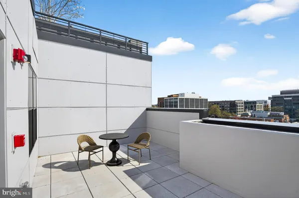 $2,950 | 811 South Columbus Street, Unit 206, Alexandria, VA 22314